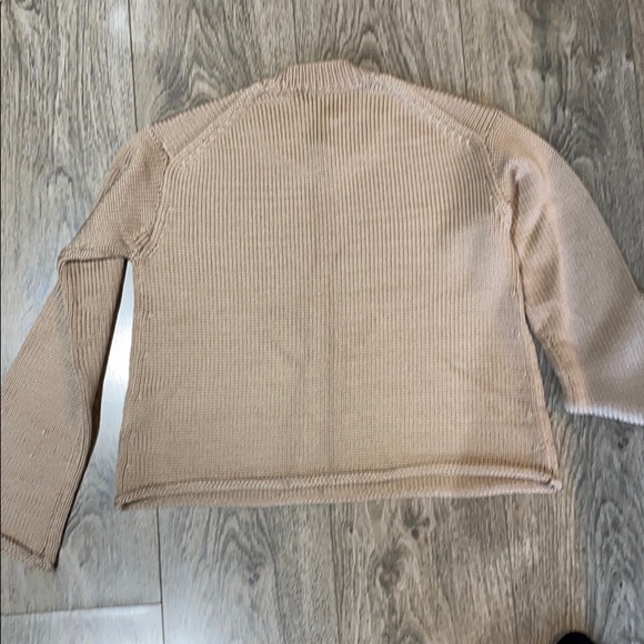 Aritzia little moon sweater - Picture 9 of 10